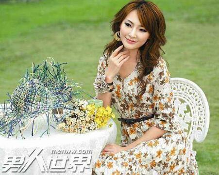 邻居的秘密被我发现了 她为让我守住秘密做了这样的举动