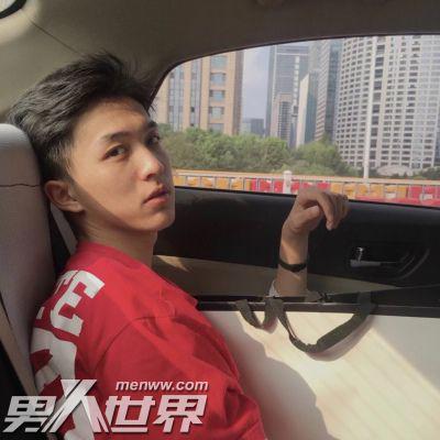 男生吃醋报复你的表现 吃醋的男生有多幼稚