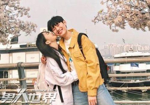 男生抱你抱得很紧说明什么 他喜欢你才会特别用力抱你