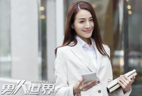 躁动山野风流桃花村 丈夫不在家自己被村医欺负