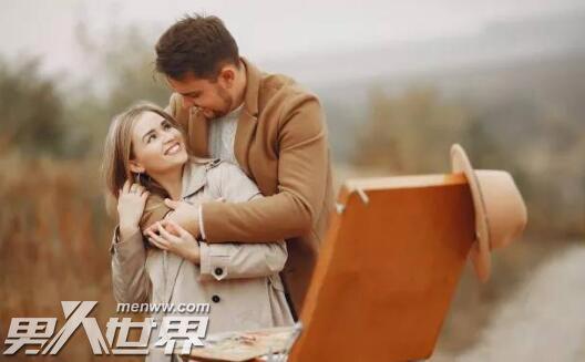 男生为什么喜欢从后面抱女生 这是情侣表达喜欢的方式