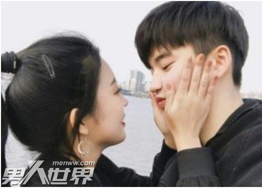 女生给男生小皮筋什么意思 女生的头绳可不会随便送人