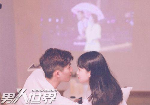 男生喜欢女生的肢体动作 这些肢体接触是表达爱意的方式