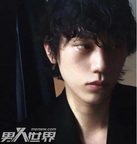 为什么不能摸男生的喉结 他会误会你对你他有意思