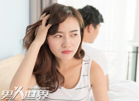 男人身体贴着你说明什么 别认为男人和你接触没有目的