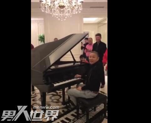 陈道明弹钢琴秒变好男人 陈道明过去的黑历史重提