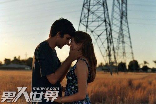 为什么男生都想睡前任 男人想睡前任是因为还爱她吗