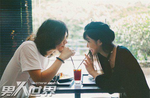 把男朋友撩硬的动作有哪些 教你做个会撩人的小妖精