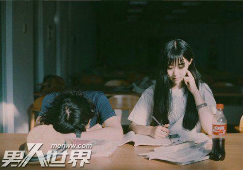 把男朋友撩硬的动作有哪些 教你做个会撩人的小妖精