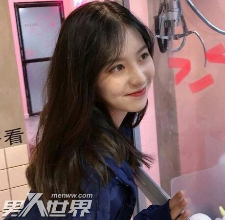 女生摸一个男生的头代表着什么 男生讨厌被人摸头发吗