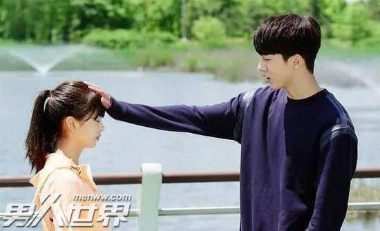 女生的头发为什么不能碰 允许你摸头发说明你是她的例外