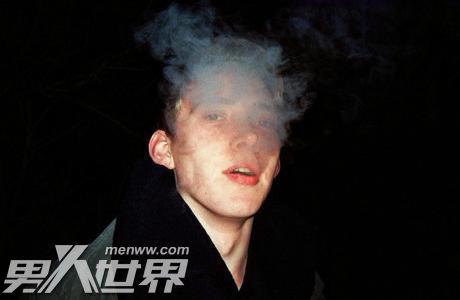 男人想睡前任是还爱吗 前任在男人心中是怎样的存在