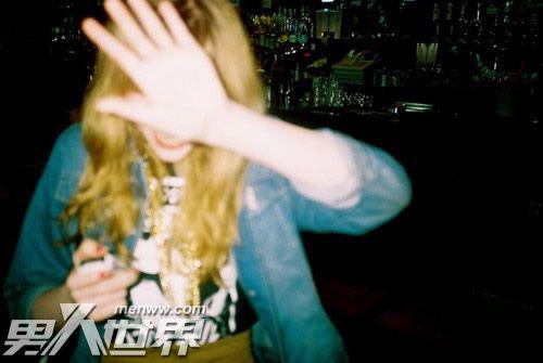 男人想睡前任是还爱吗 前任在男人心中是怎样的存在