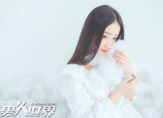 和邻居大哥在楼道里做运动 大哥的热情让我感到害羞