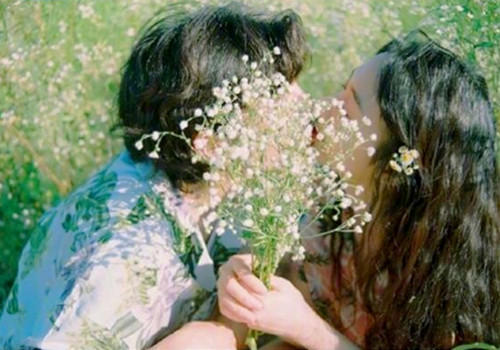 女人想睡你有啥表现 女人对你产生兴趣她会怎么做