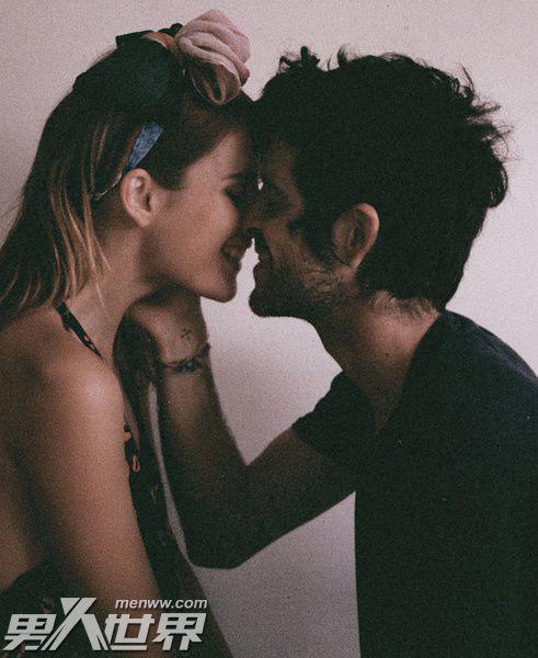 女人想啪啪的几大暗示 如何识破女人想睡你的信号