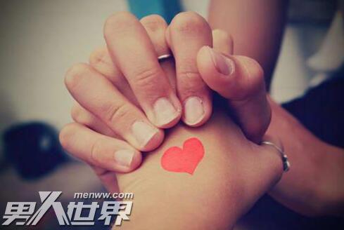 为什么女人更容易沉迷爱情 谈恋爱容易迷失自我该怎么办