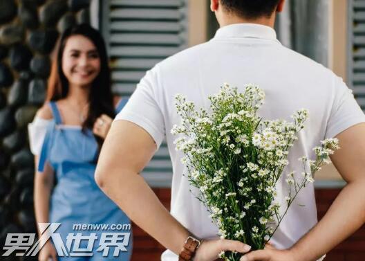 一个男人不亲你嘴是什么意思 男人亲吻这几个地方最爱你