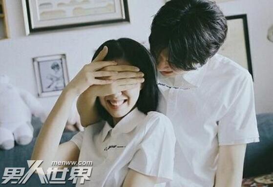 男人用脸蹭你脸的心理 完全是男生对你宠溺的动作